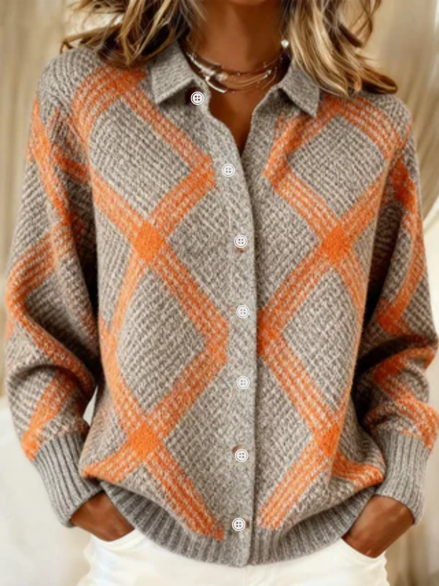 Dorte | Ternet bluse med moderne detalje og tidløs finish