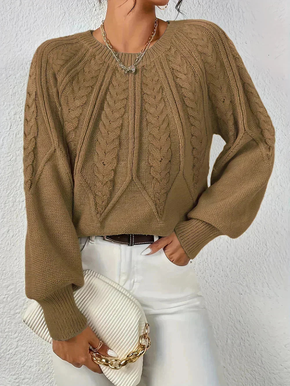 Caroline | Blød Kabelstrikket Sweater Med Lange Ærmer Til Efterår