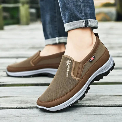 Mads | Komfortable slip-on sko med svangstøtte og skridsikker sål