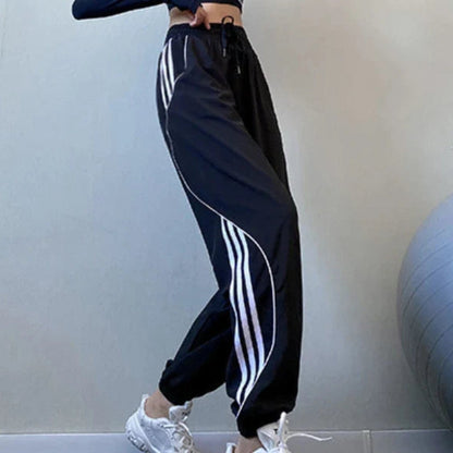 Deborah moderne joggingbukser med striber og snøre i taljen