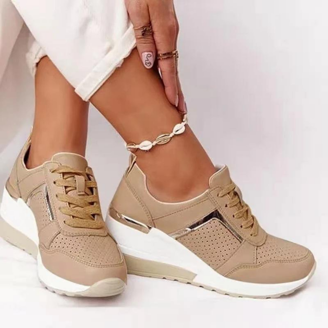 Lette snøresneakers