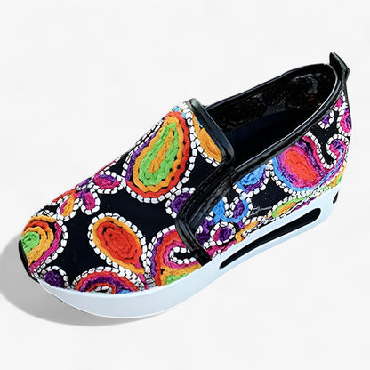 Amanda - Slip-on sneakers med kileformet sål &