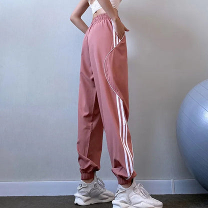 Deborah moderne joggingbukser med striber og snøre i taljen