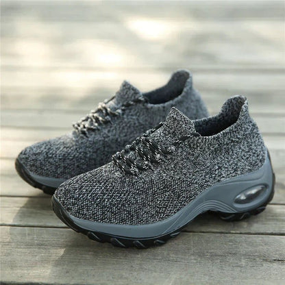 Alina - Sneakers - Justerbar rem og skridsikker sål for stabilitet og komfort