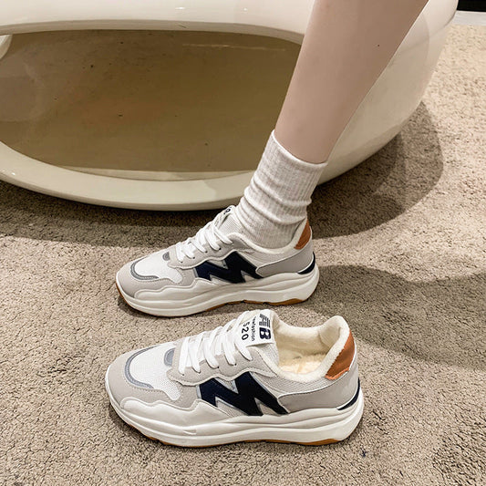 Åndbare sneakers med ortopædisk støtte