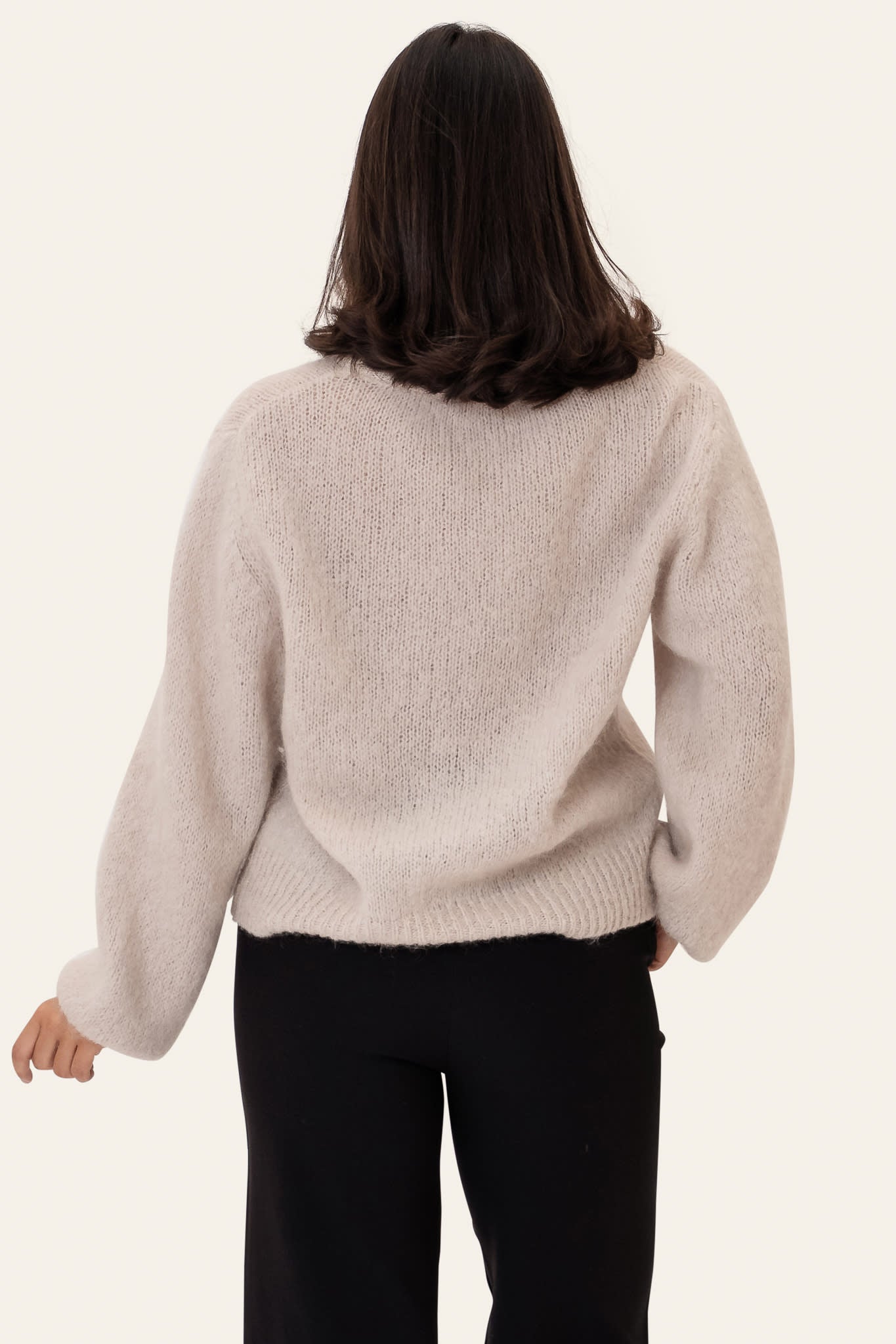 Ellen | Blød Strikpullover I Beige Med Ballonærmer