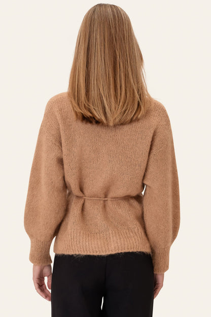 Isabella | Slå-Om Cardigan I Camel Med Bælte Og Uld
