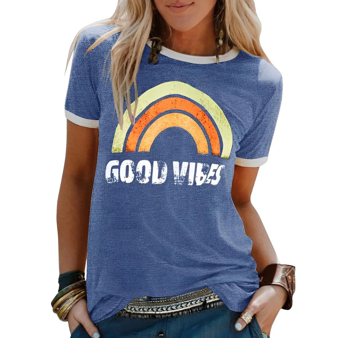 Afslappet og farverig grafisk T-shirt
