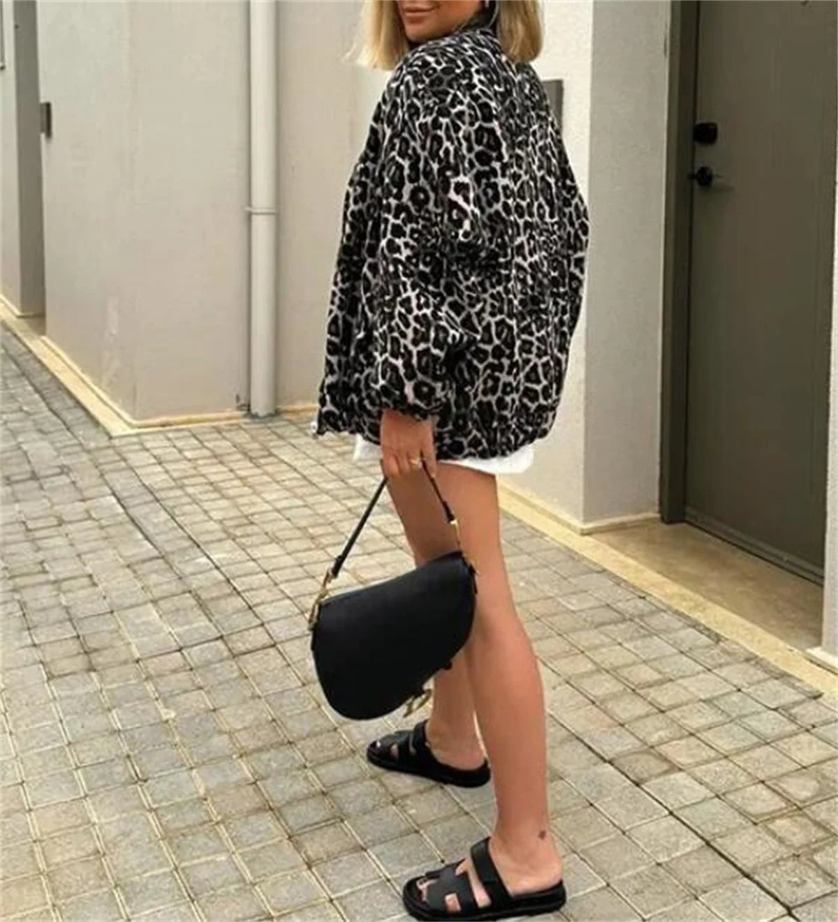 Katrine | Bomberjakke med Leopardprint, Lynlås & Komfortabel Pasform