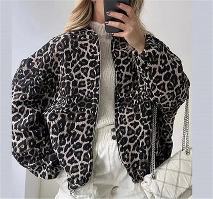 Katrine | Bomberjakke med Leopardprint, Lynlås & Komfortabel Pasform