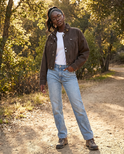 Freya | Struktureret kort brun denim jakke til kvinder