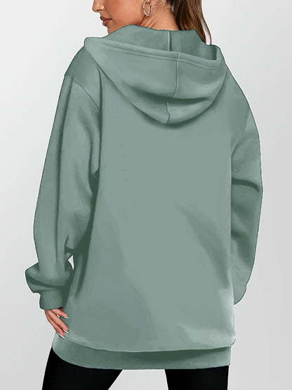 Yvonne | Lang hoodie med lynlås, kangurulommer og justerbar hætte