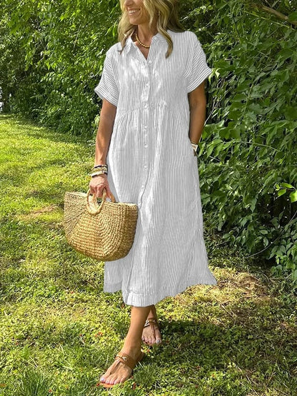 Regine | Stribet midi skjortekjole med knapper til afslappede dage