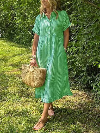 Regine | Stribet midi skjortekjole med knapper til afslappede dage