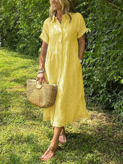 Regine | Stribet midi skjortekjole med knapper til afslappede dage