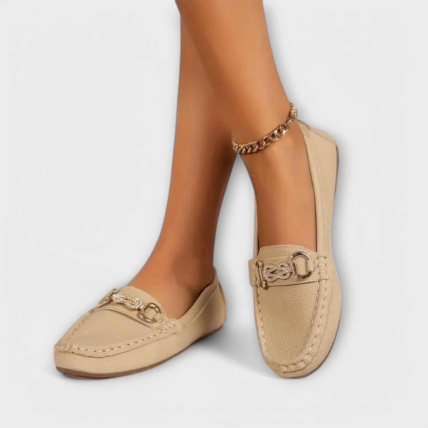Luna - Slip-on loafers med afrundet tå og kædedetalje