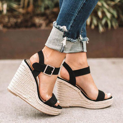Lila – Espadrille kilehælsandaler med justerbar ankelrem