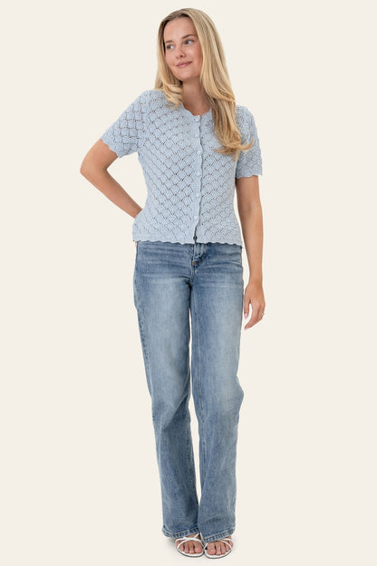 Julie | Feminin Strikket Cardigan I Blå Med Mønster
