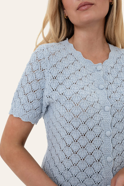 Julie | Feminin Strikket Cardigan I Blå Med Mønster