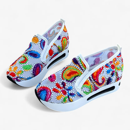 Amanda - Slip-on sneakers med kileformet sål &