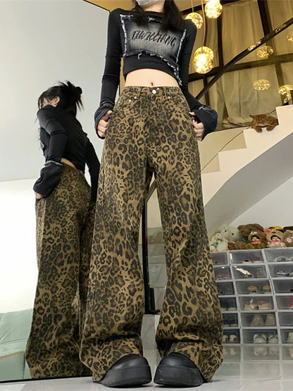 Dame Jeans med Leopardsprint og Brede Ben