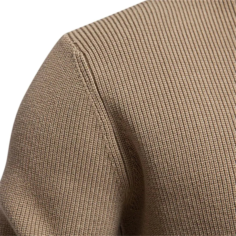 Stilfuld Herrepullover Med Eksklusivt Knapdesign