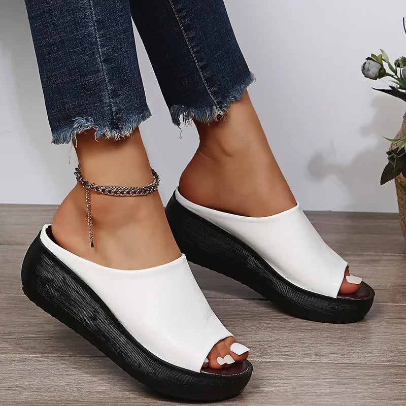 Lisa – Minimalistiske slip-on sandaler med åben tå
