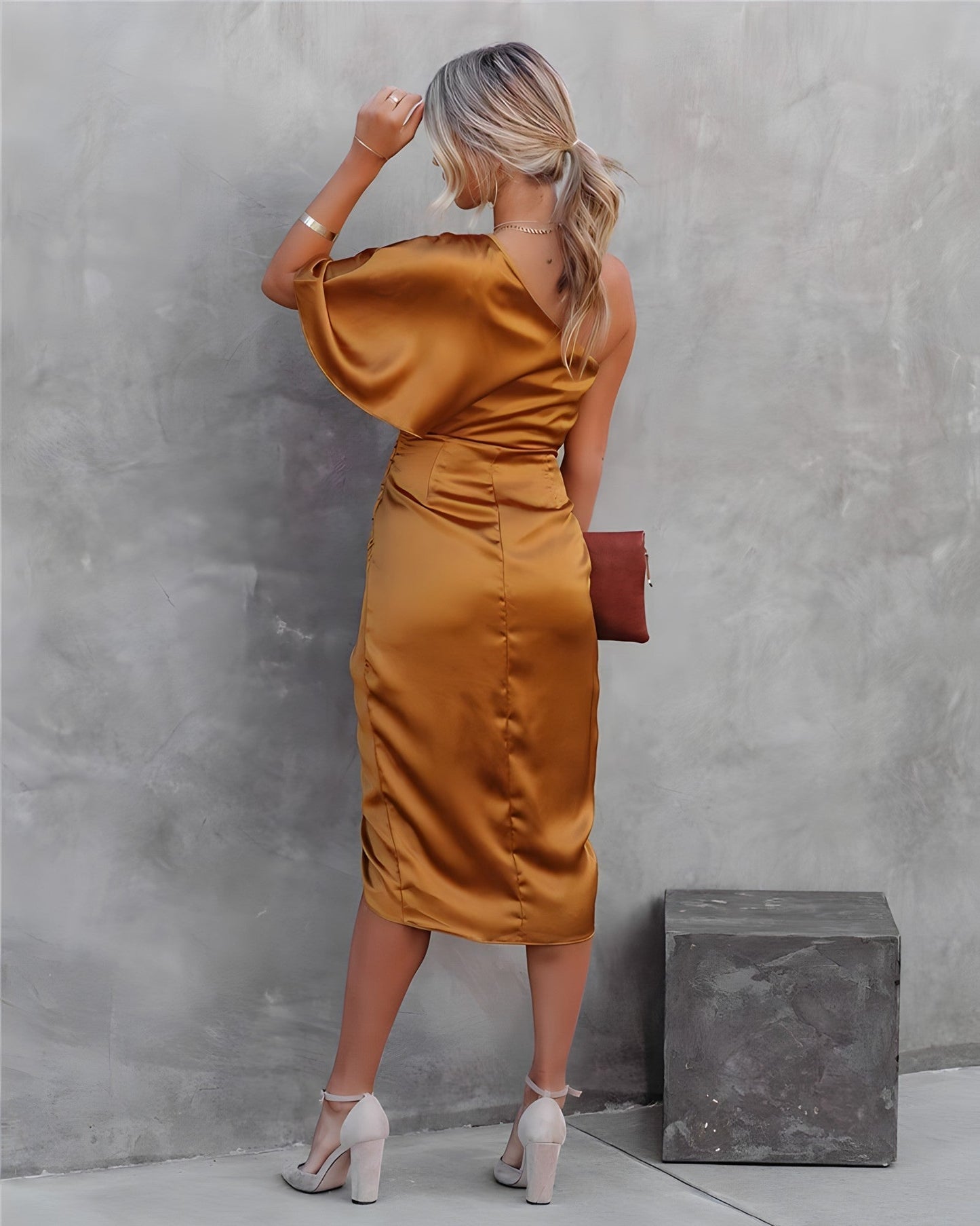 Dame Elegant Enskulder Draperet Satin Midikjole