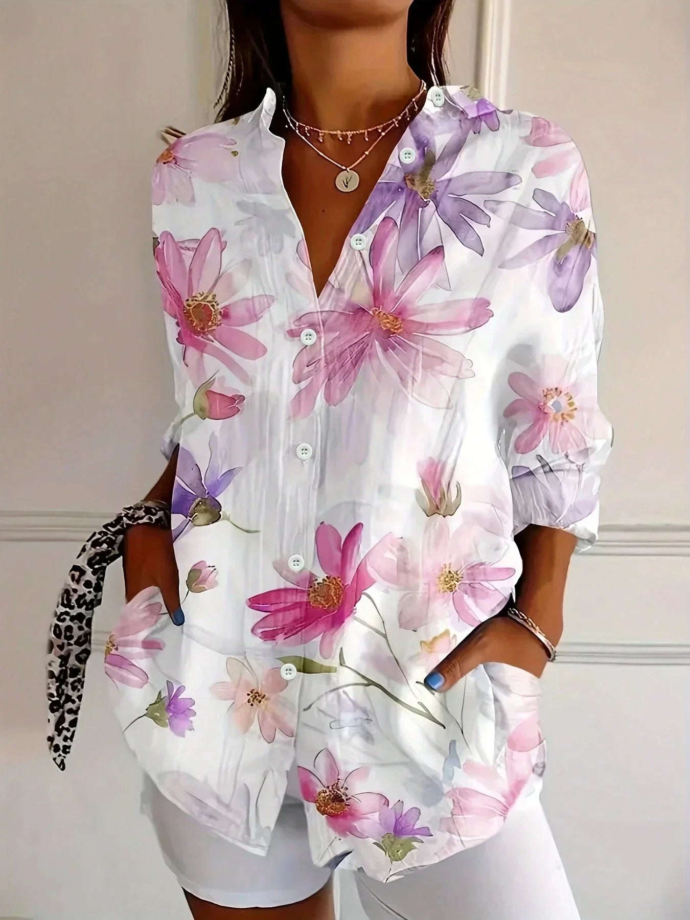 Ragnhild | Farverig bluse med legende og frisk print