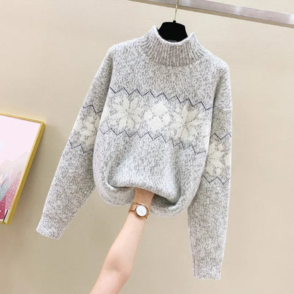 Snefnug | Julesweater med rullekrave og snefnugmønster i afslappet pasform