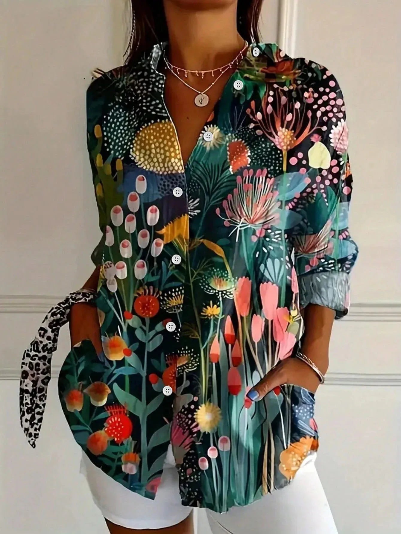 Ragnhild | Farverig bluse med legende og frisk print