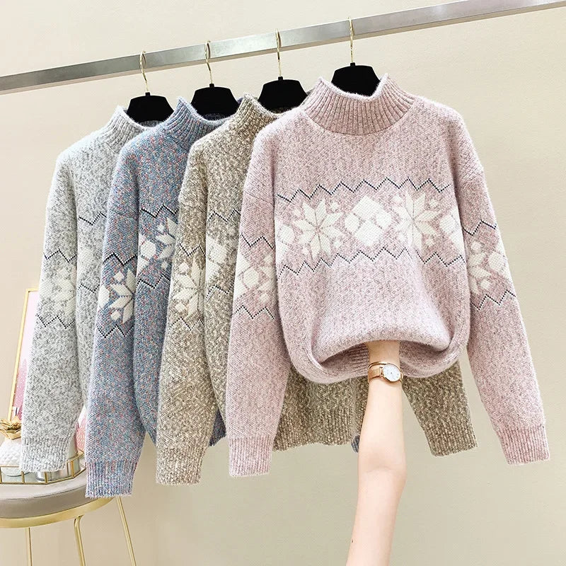 Snefnug | Julesweater med rullekrave og snefnugmønster i afslappet pasform