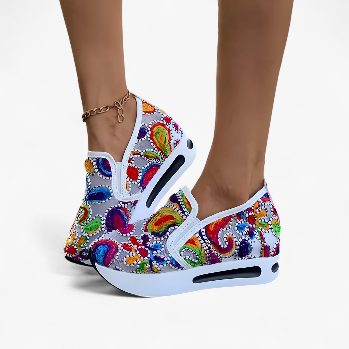 Amanda - Slip-on sneakers med kileformet sål &