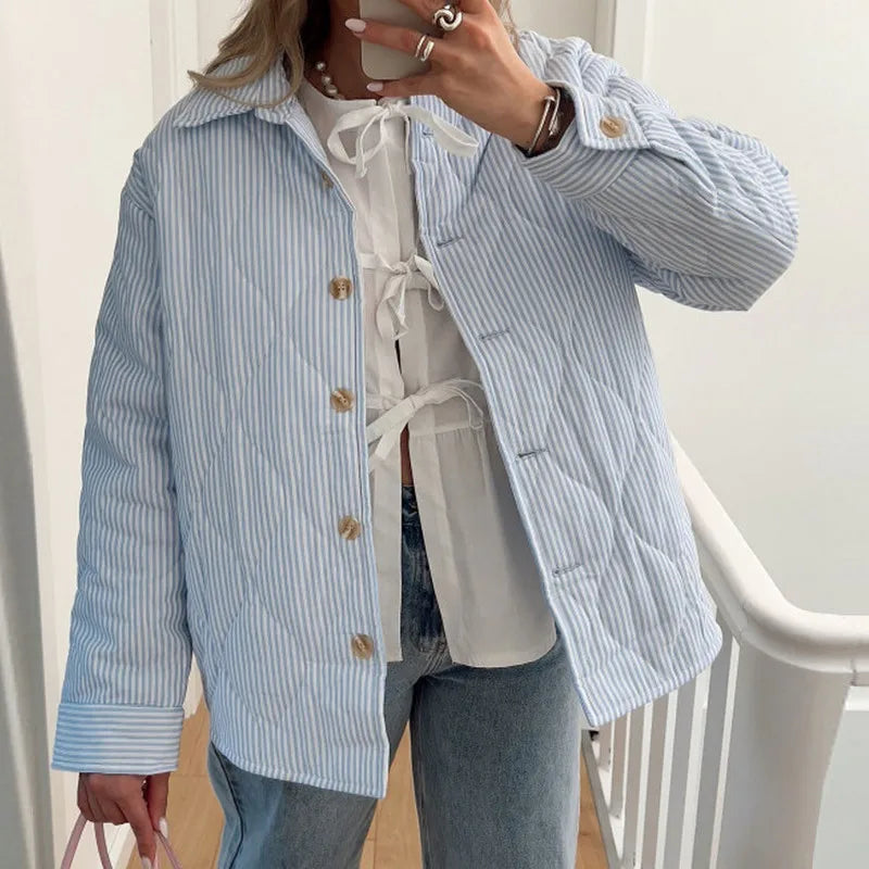 Celia - Dame oversized jakke med knaplukning og stribet