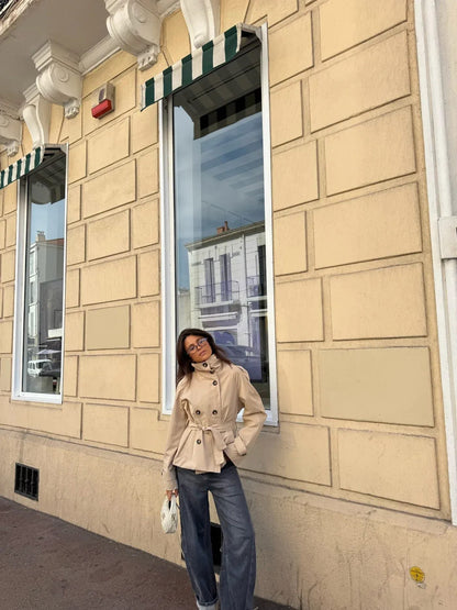 Runa | Tailleret Trenchcoat med Vandafvisende Overflade