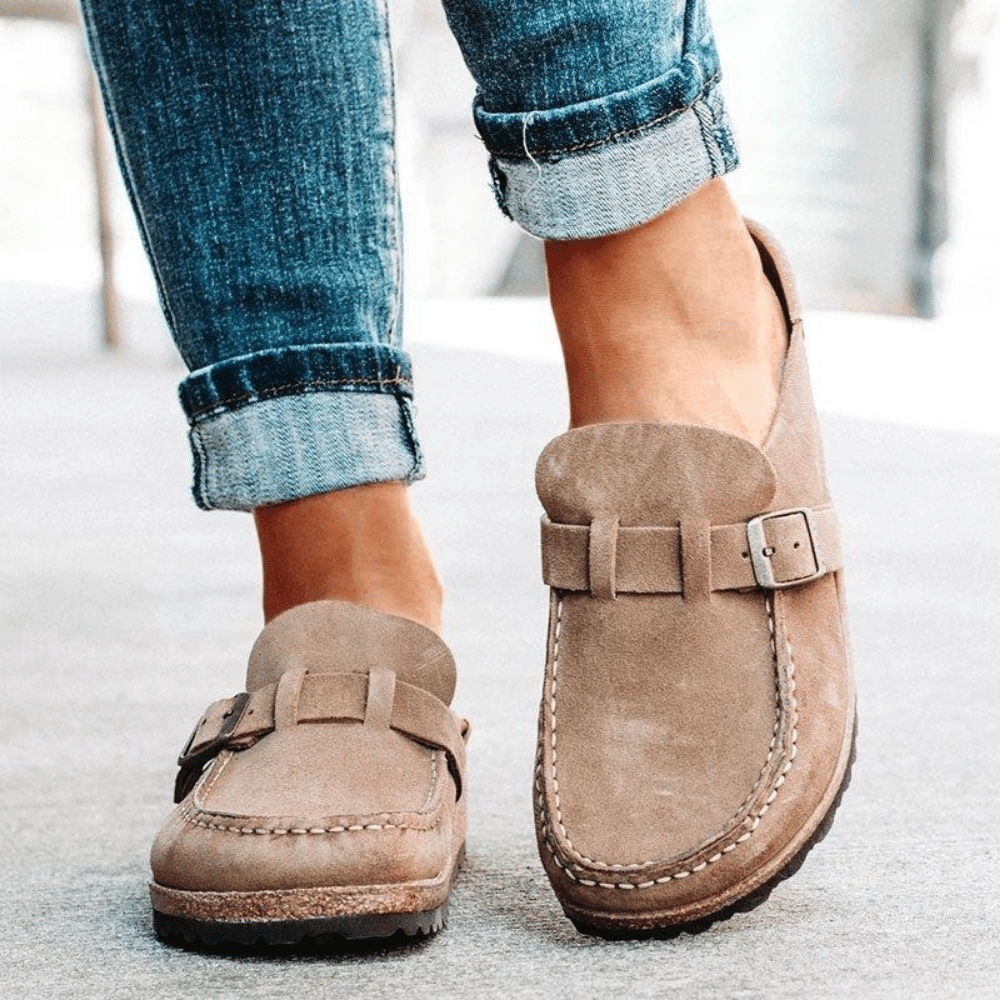 Yelissa - Slip-on sko til dame med spænde detalje