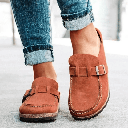 Yelissa - Slip-on sko til dame med spænde detalje