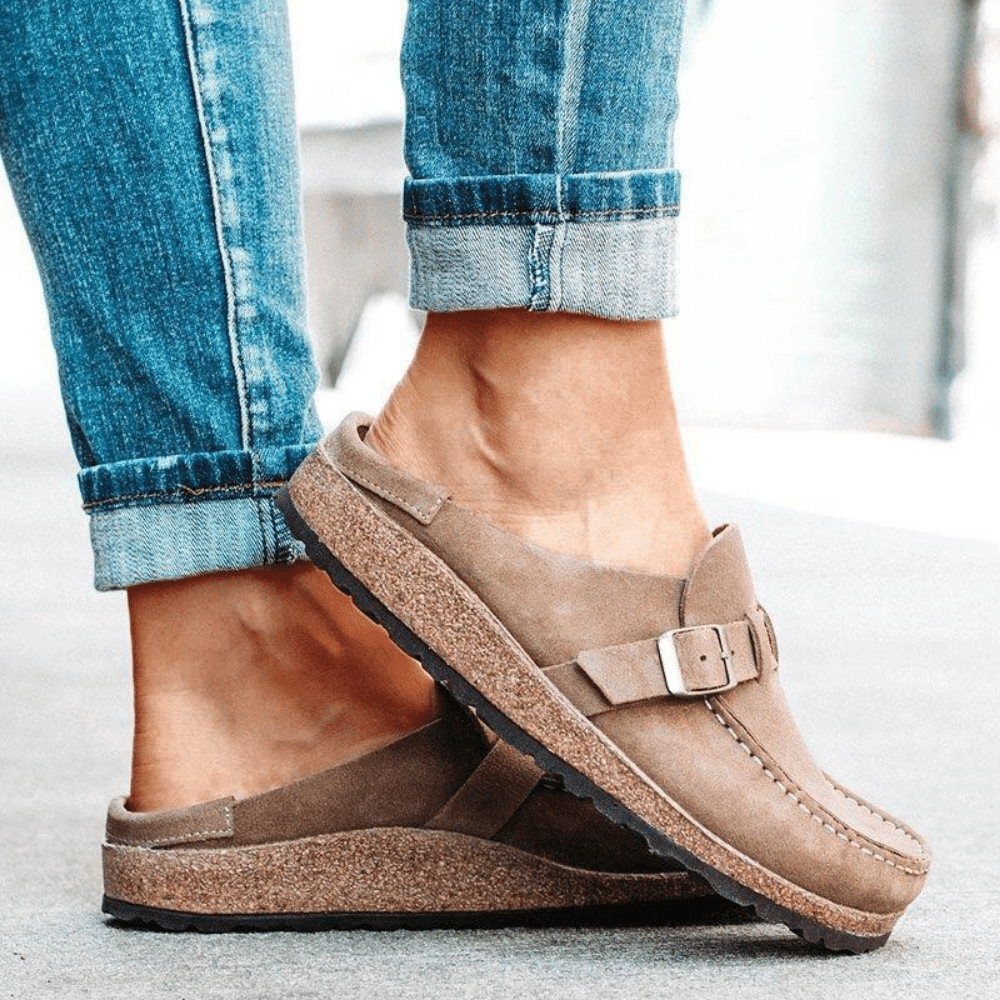 Yelissa - Slip-on sko til dame med spænde detalje