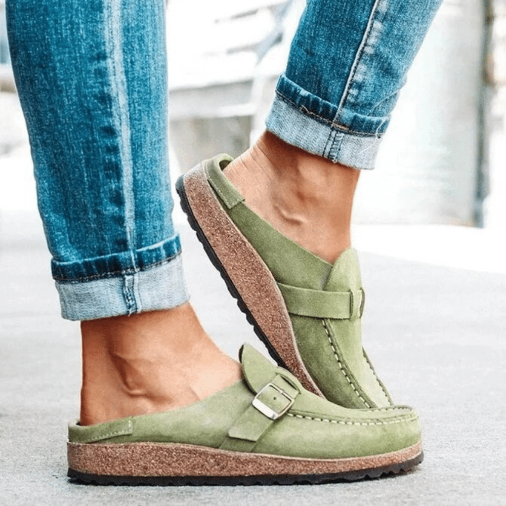 Yelissa - Slip-on sko til dame med spænde detalje