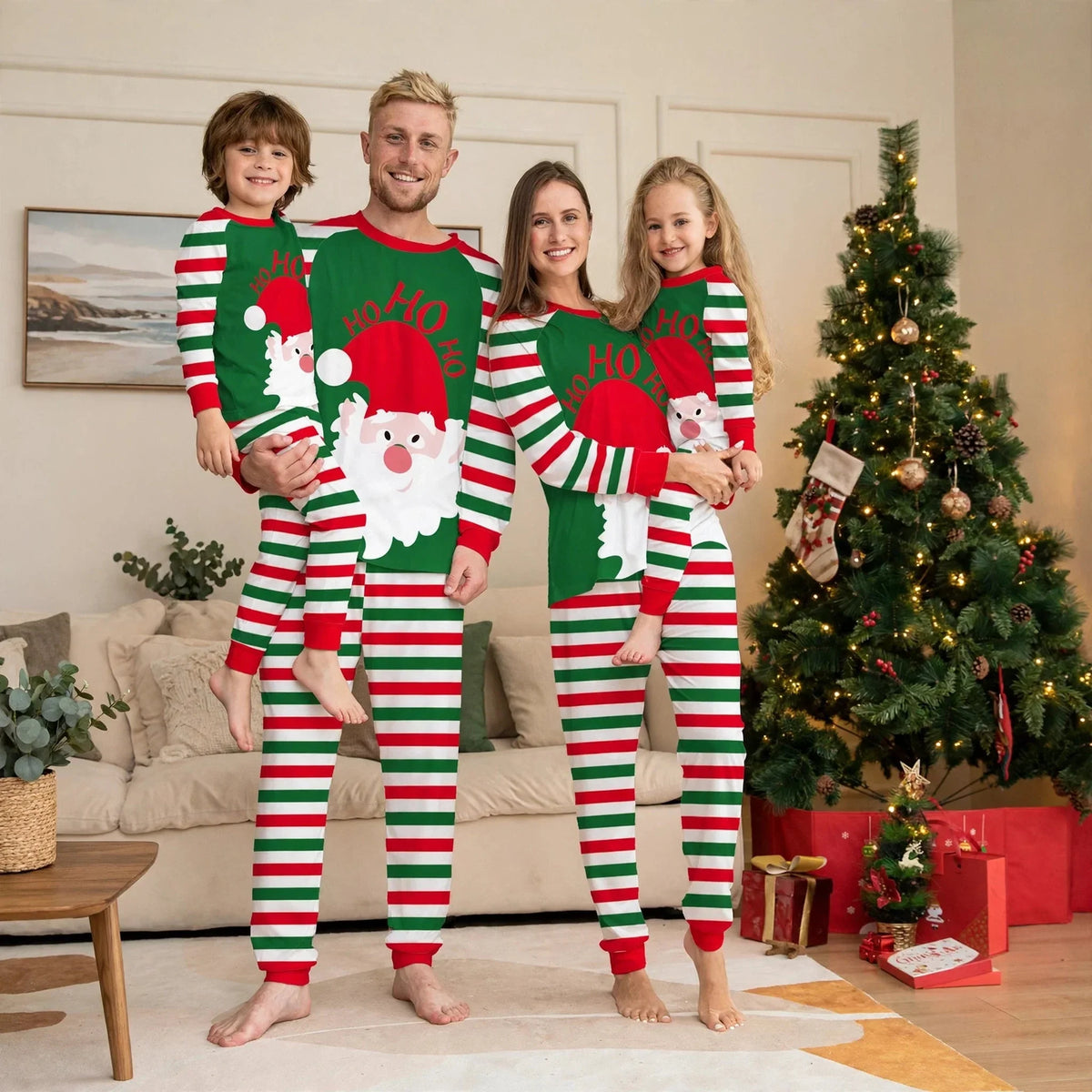 Noel | Julepyjamas med julemandsansigt og stribede bukser til familien