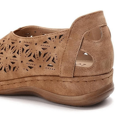 Chloe – Slip-on sko med åben tå og elegante udskæringer