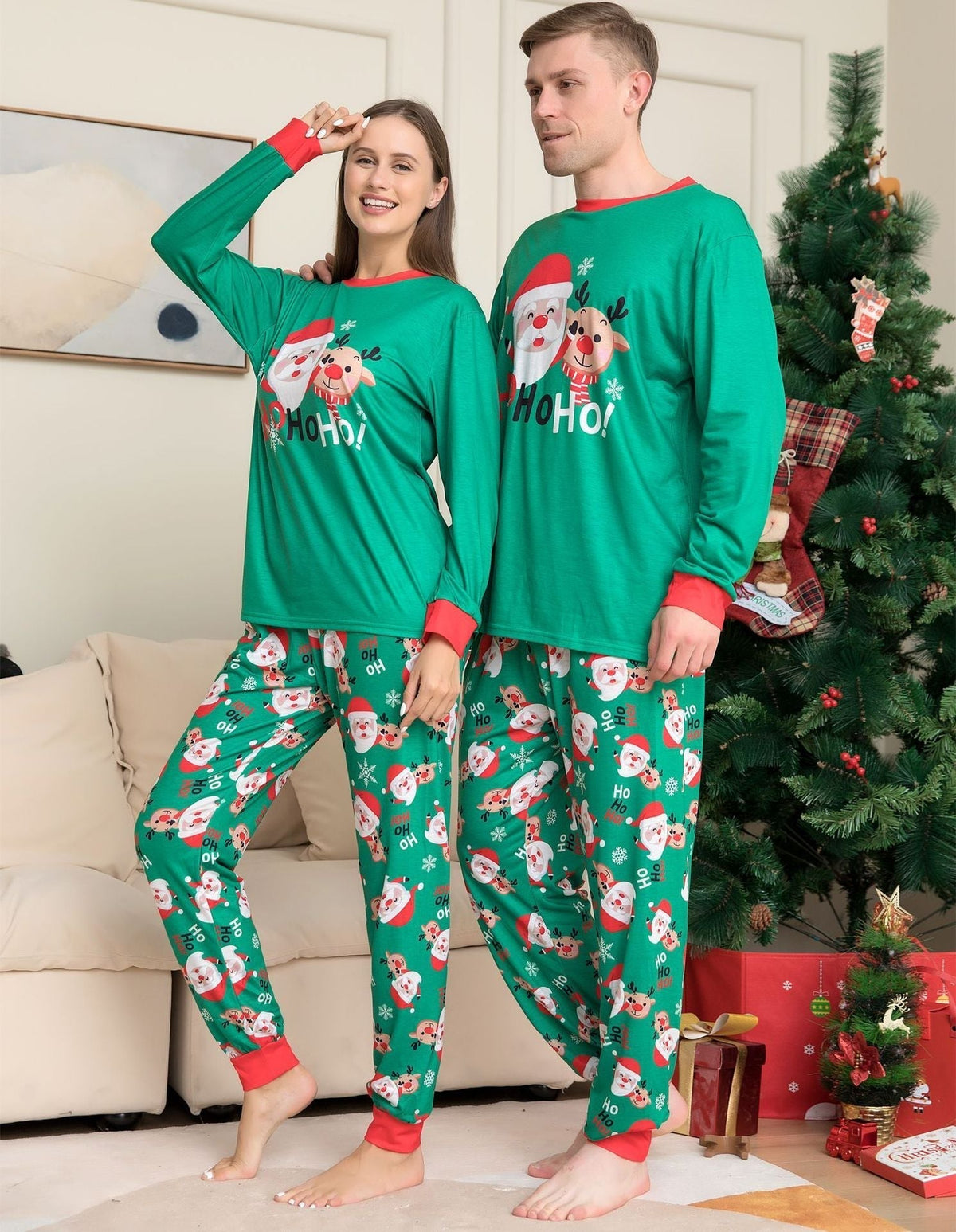 Holly | Julepyjamas med rensdyrprint og røde manchetter til familien