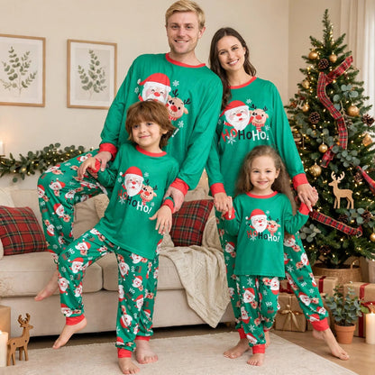 Holly | Julepyjamas med rensdyrprint og røde manchetter til familien