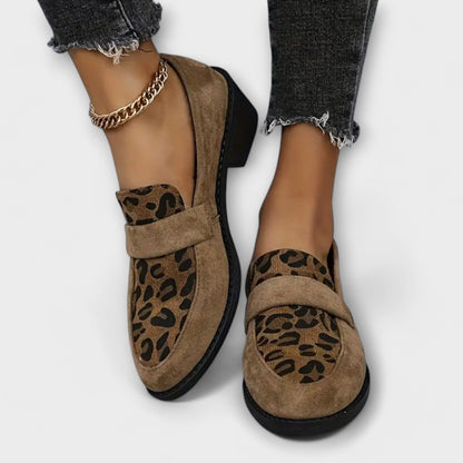 Mara - Klassiske slip-on loafers med leopardaccent