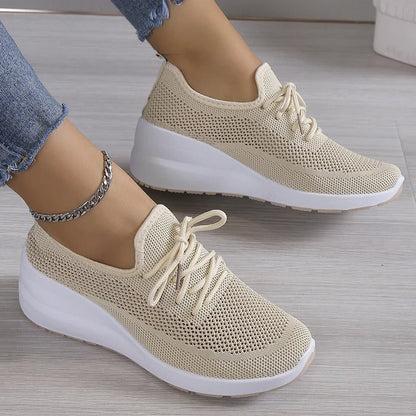 Luna - Behagelige skridsikre sneakers med snørebånd