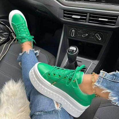 Ella - Stilfulde plateausneakers med let sål og klassisk