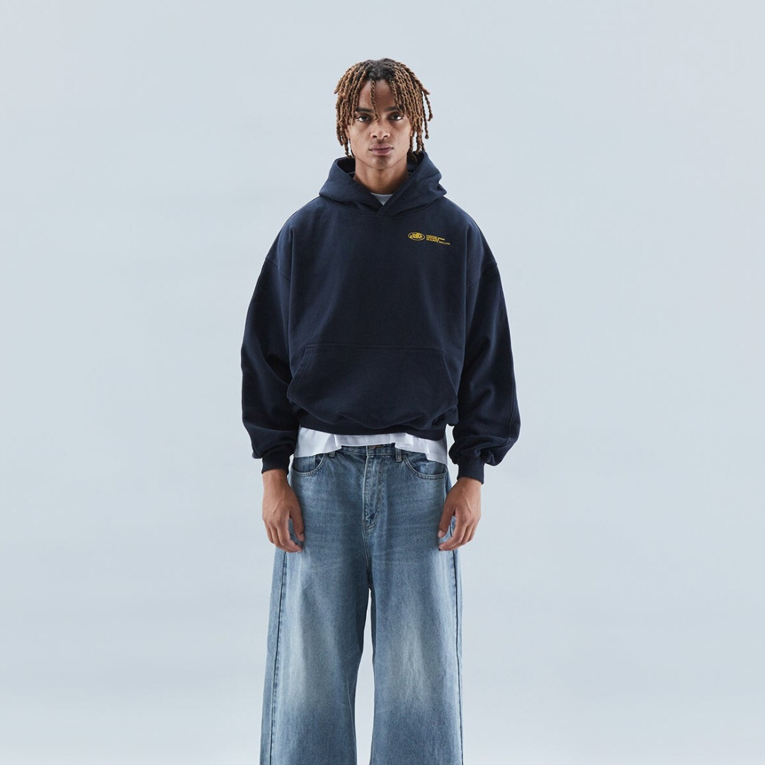 Liv | Oversized hoodie med kapuchon, snoretræk og kængurulommer