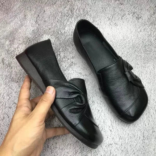 Yamina - Stilfulde slip-on sko med knude detalje og lav
