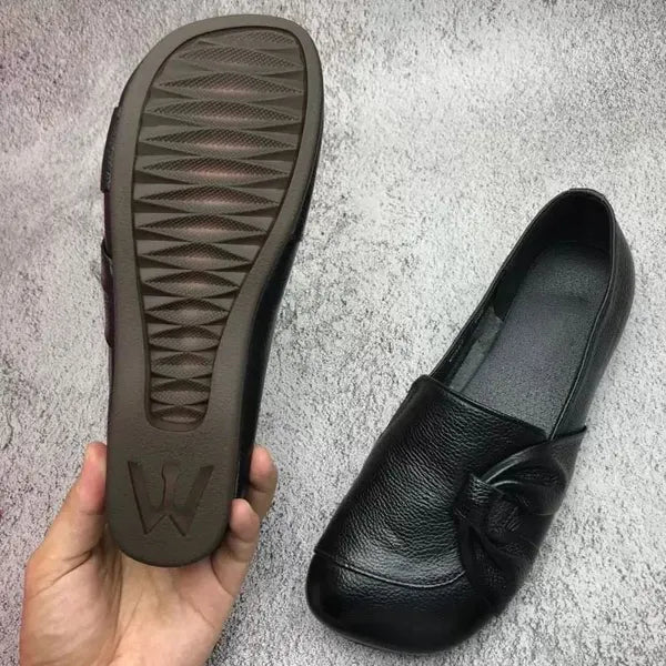 Yamina - Stilfulde slip-on sko med knude detalje og lav