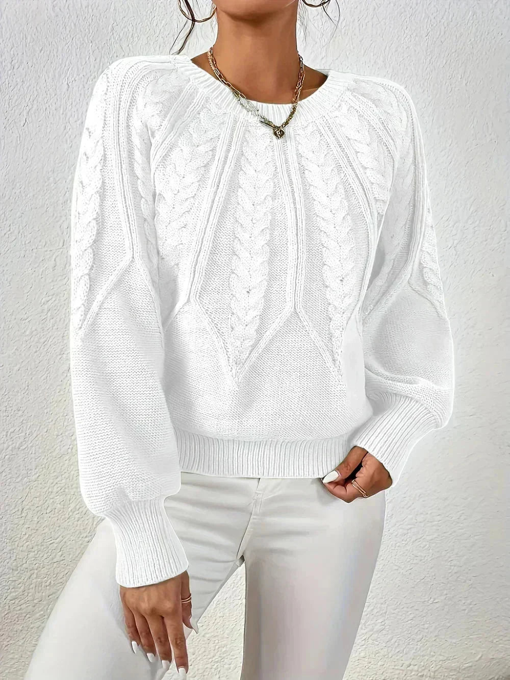 Caroline | Blød Kabelstrikket Sweater Med Lange Ærmer Til Efterår